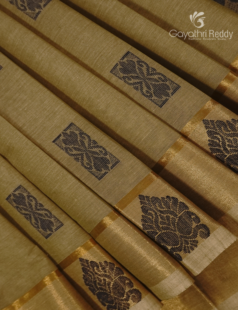 Pure Kanchi Cotton Saree in Deep Olive Green