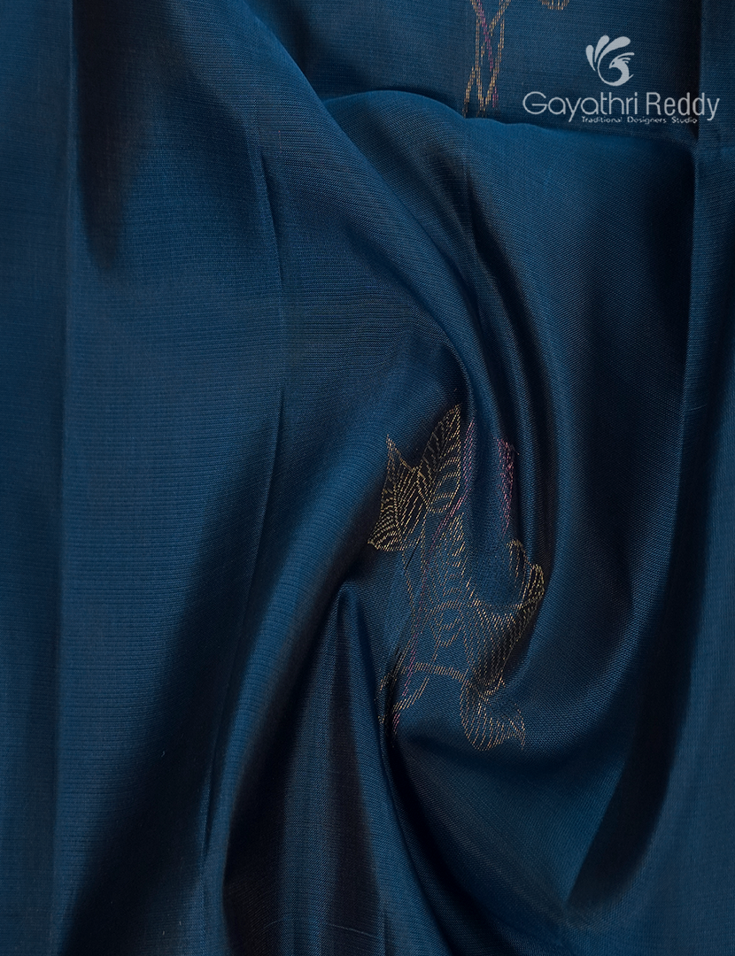 Pure Kanchipuram Soft Silk Saree in Deep Peacock Blue and Deep Red