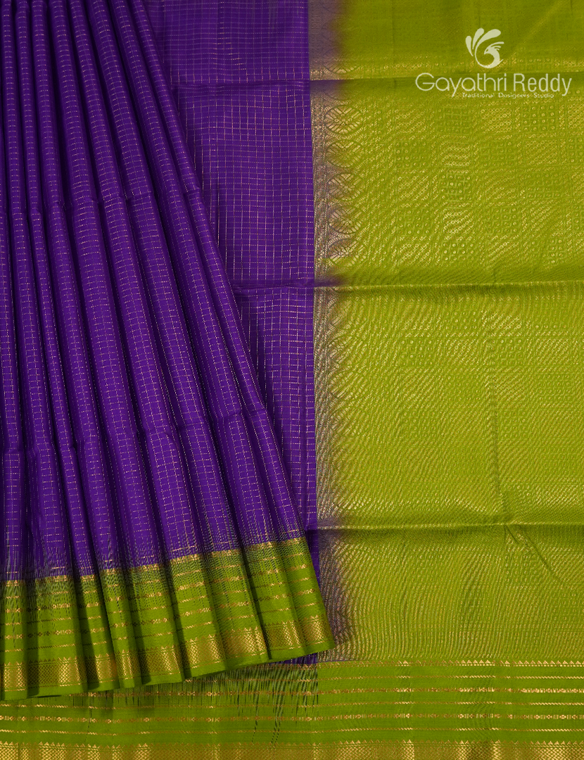 Pure Kanchipuram Vintage Silk Saree in Purple and Parrot Green