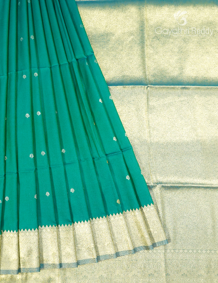 Semi Kanchipuram Art Silk Saree in Rama Green