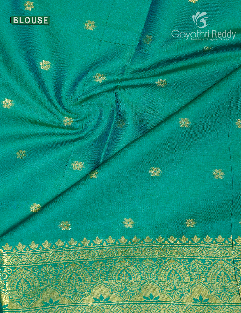 Semi Kanchipuram Art Silk Saree in Rama Green