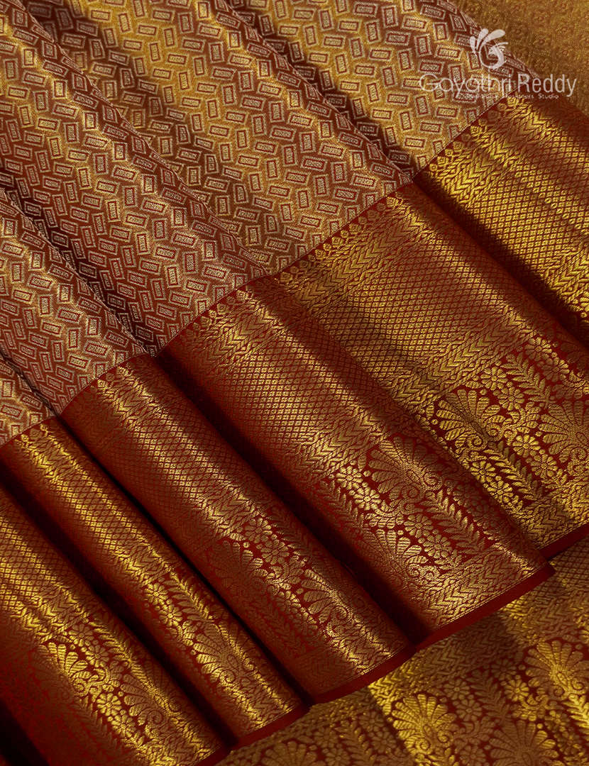 Pure  Kanchipuram Silk Saree in Antique Gold and Maroon ( Brocade Pattern )