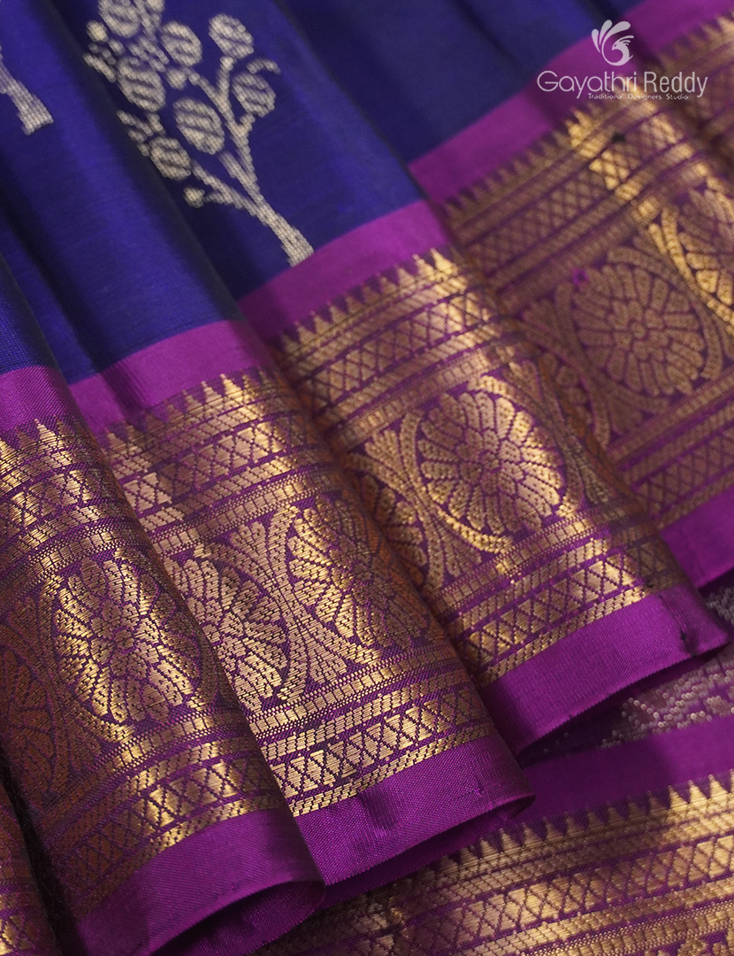 Light weight Kanchipuram  Silk Saree in Navy Blue and Magenta