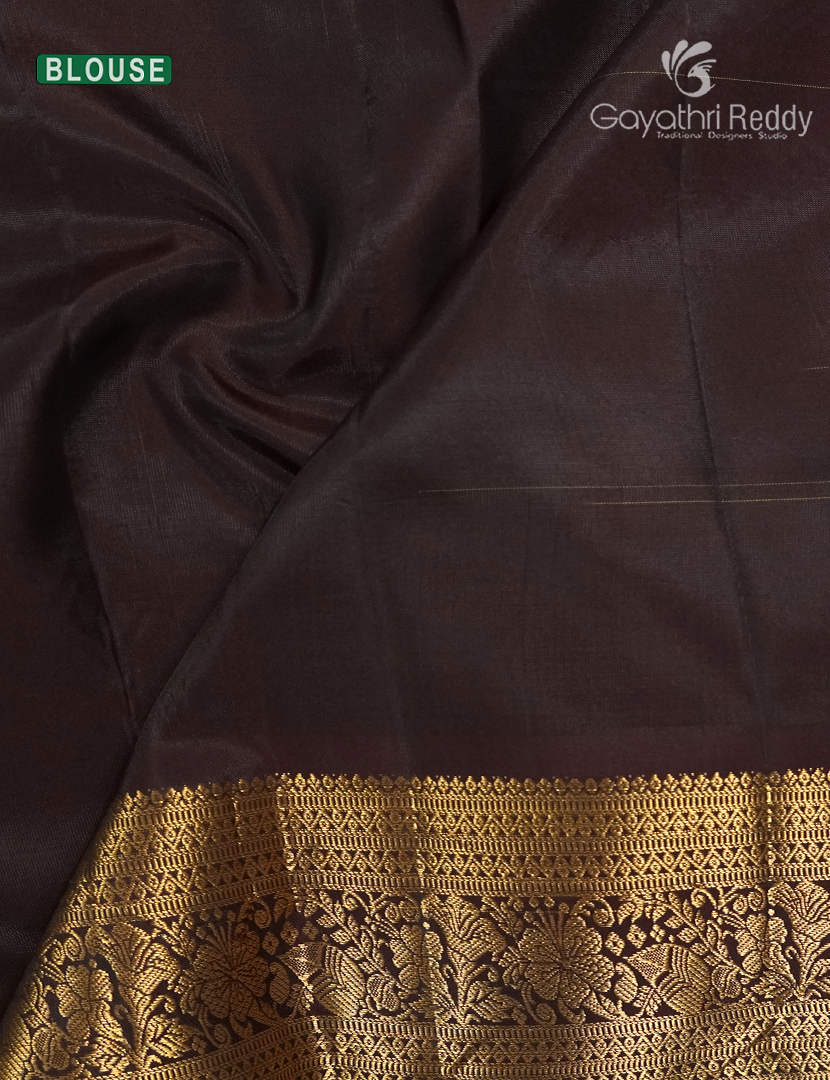 Pure Kanchipuram Silk Saree in Deep Peacock Green and Deep Brown