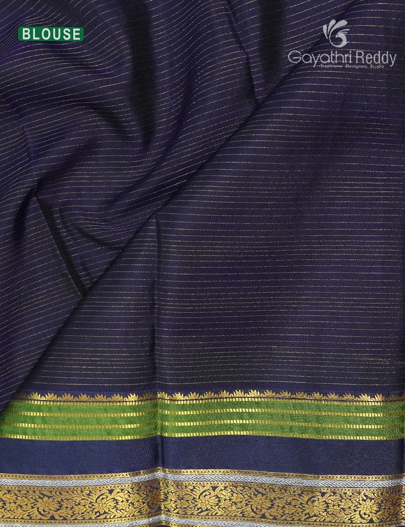 Pure Kanchipuram Silk Vintage Saree in Dual Tone of Dusty Brown and Black