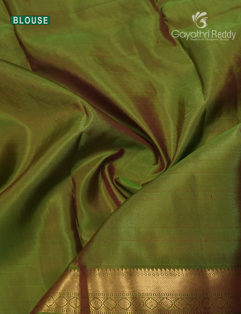 Pure Kanchipuram Silk Saree in Maroon Red and Leaf Green