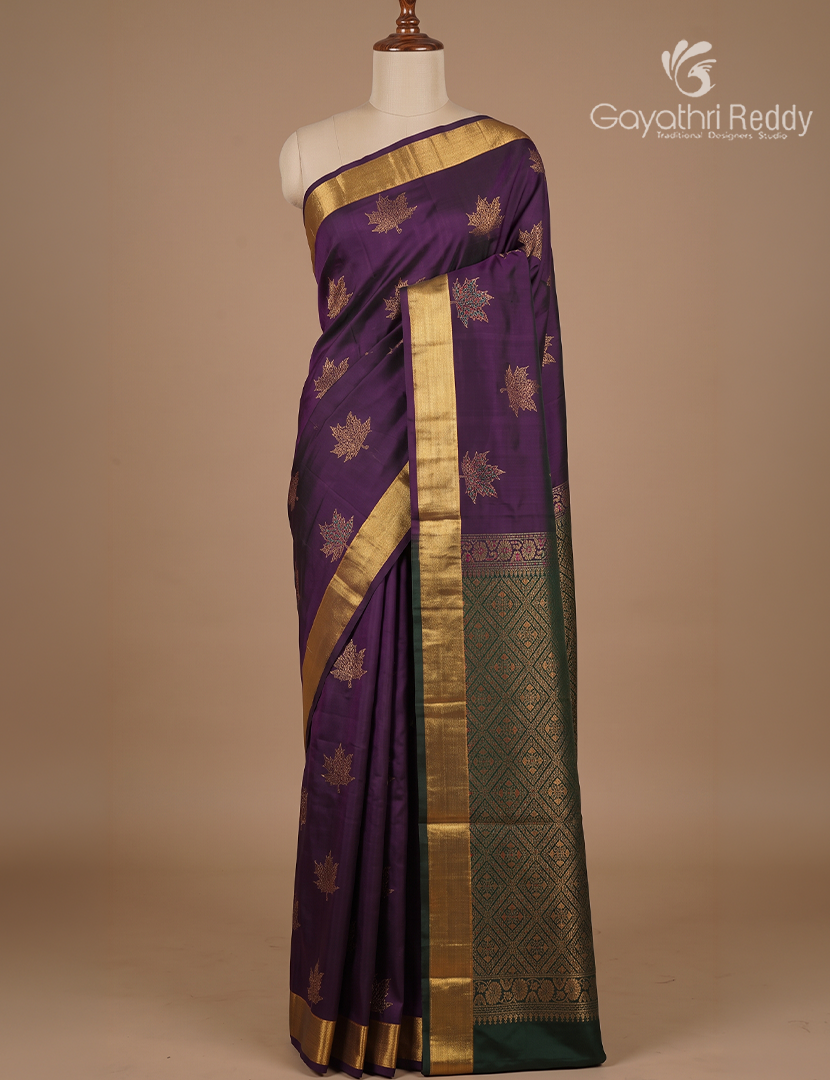 Pure Kanchipuram Silk Saree in Deep Violet ( Small Borders )