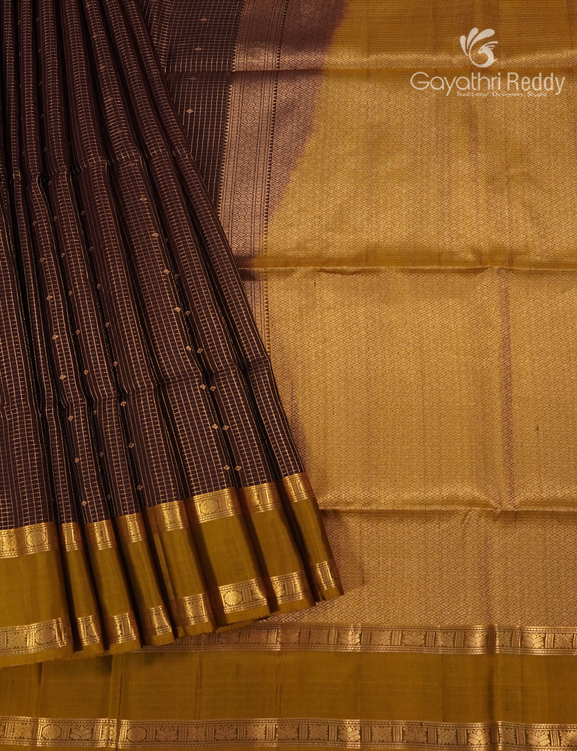 Pure Kanchipuram Vintage Silk Saree in Brown and Mustard