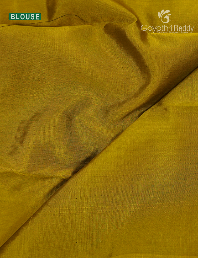 Pure Kanchipuram Soft Silk Saree in Violet and Lime Yellow