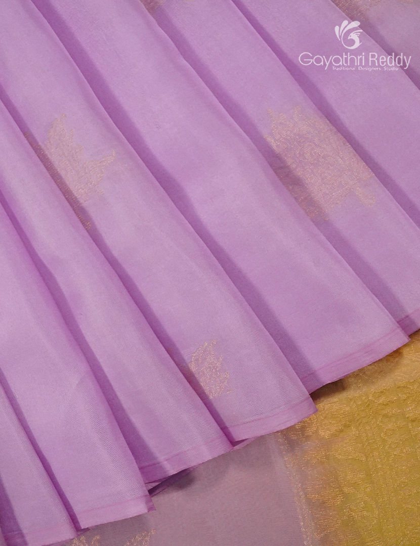 Pure Kanchipuram Silk  Saree in Lavender ( Butta Style )