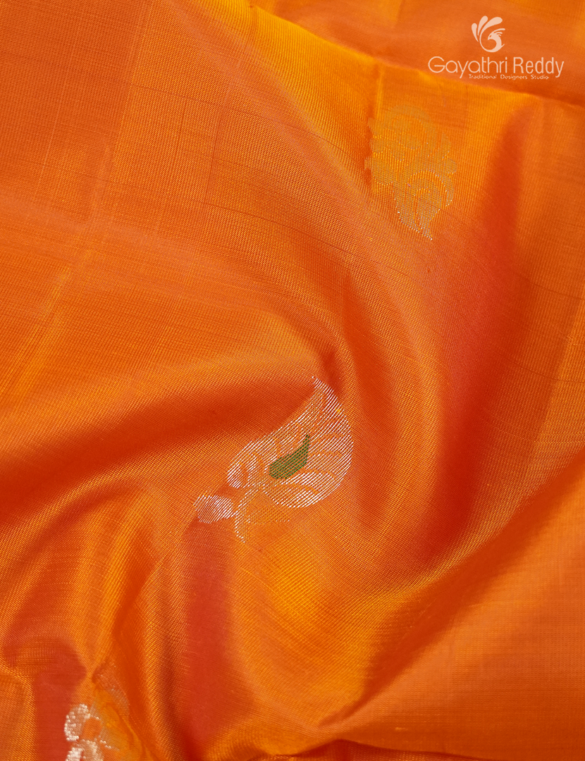 Light weight Kanchipuram Silk Saree in Orange and Rani Pink