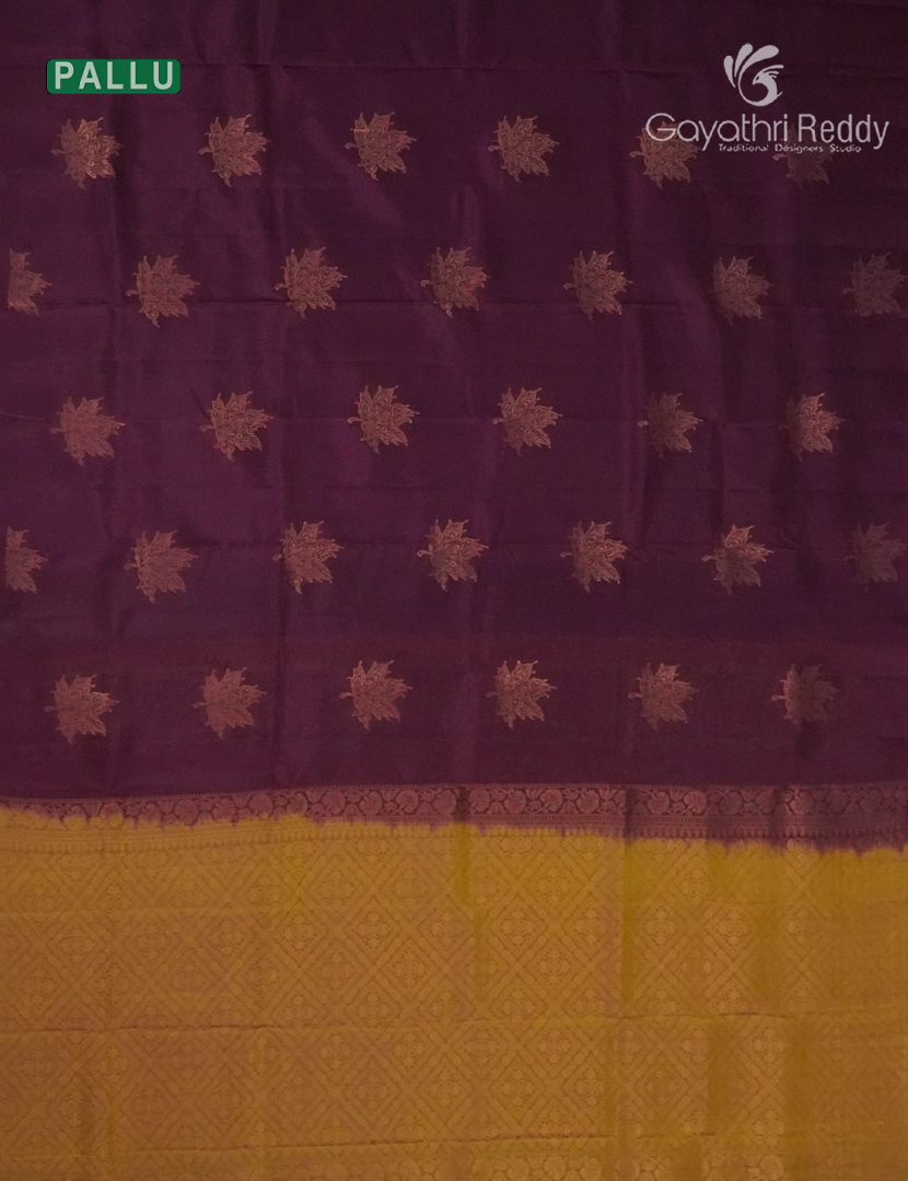 Pure Kanchipuram Silk  Saree in Deep Magenta ( Butta Style )