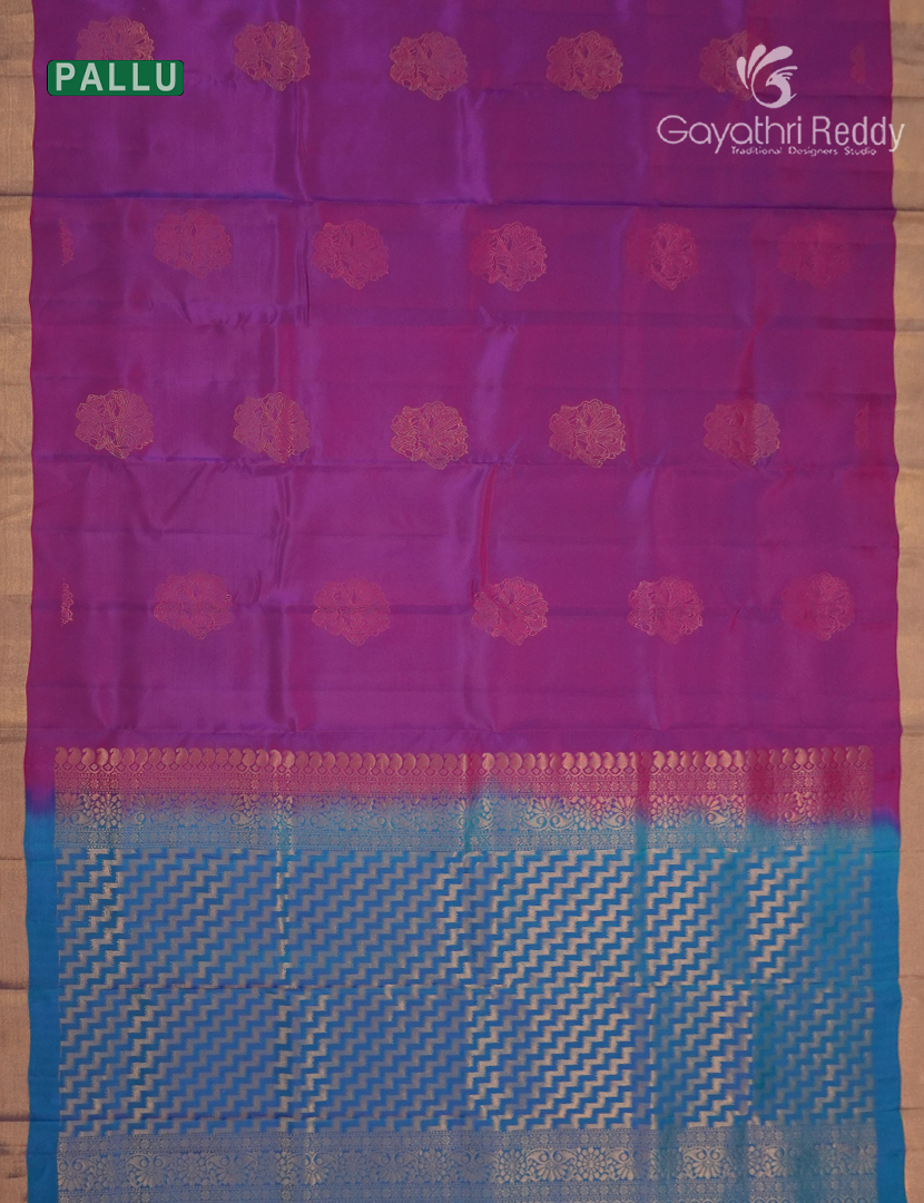 Pure Kanchipuram Silk Saree in Magenta ( Small Borders )