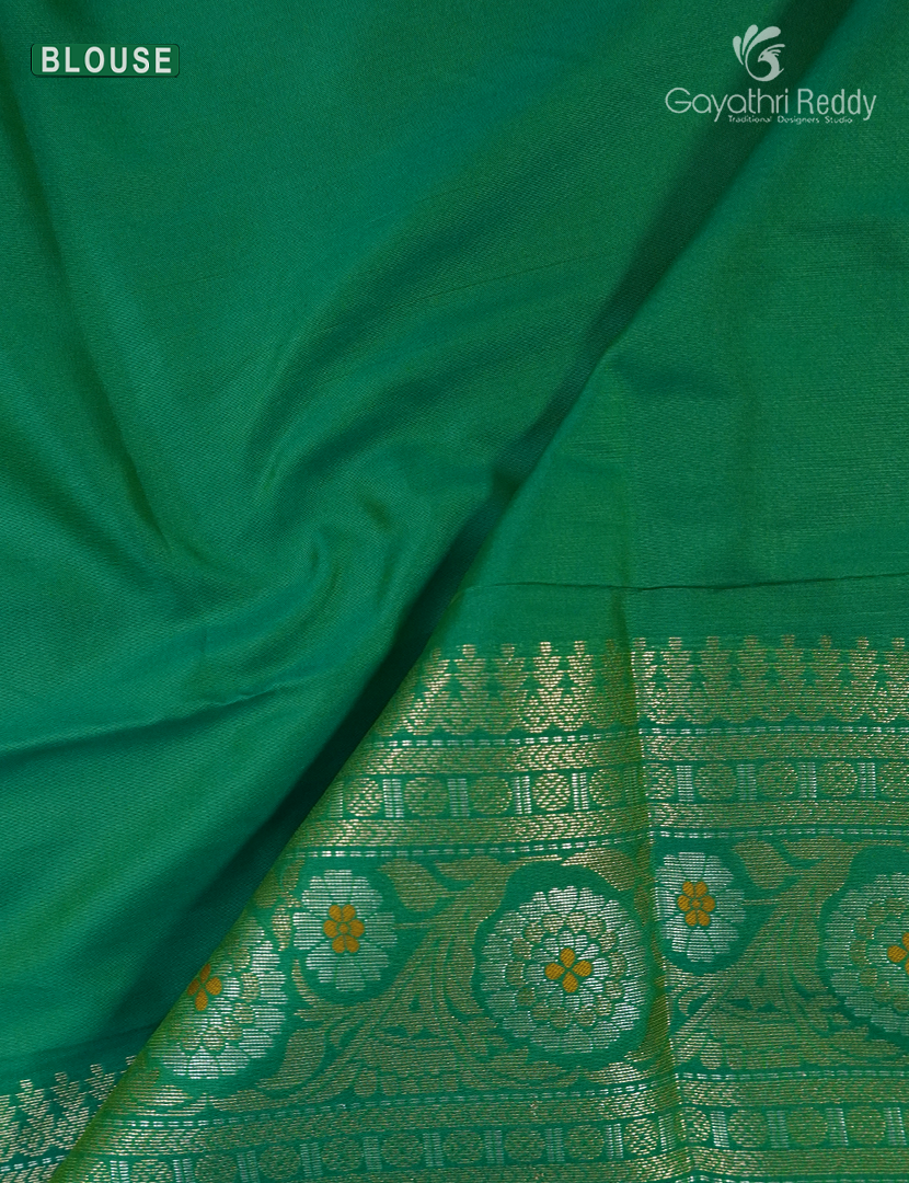 Semi Kanchipuran Silk Saree in Mehendi Green and  Parrot Green