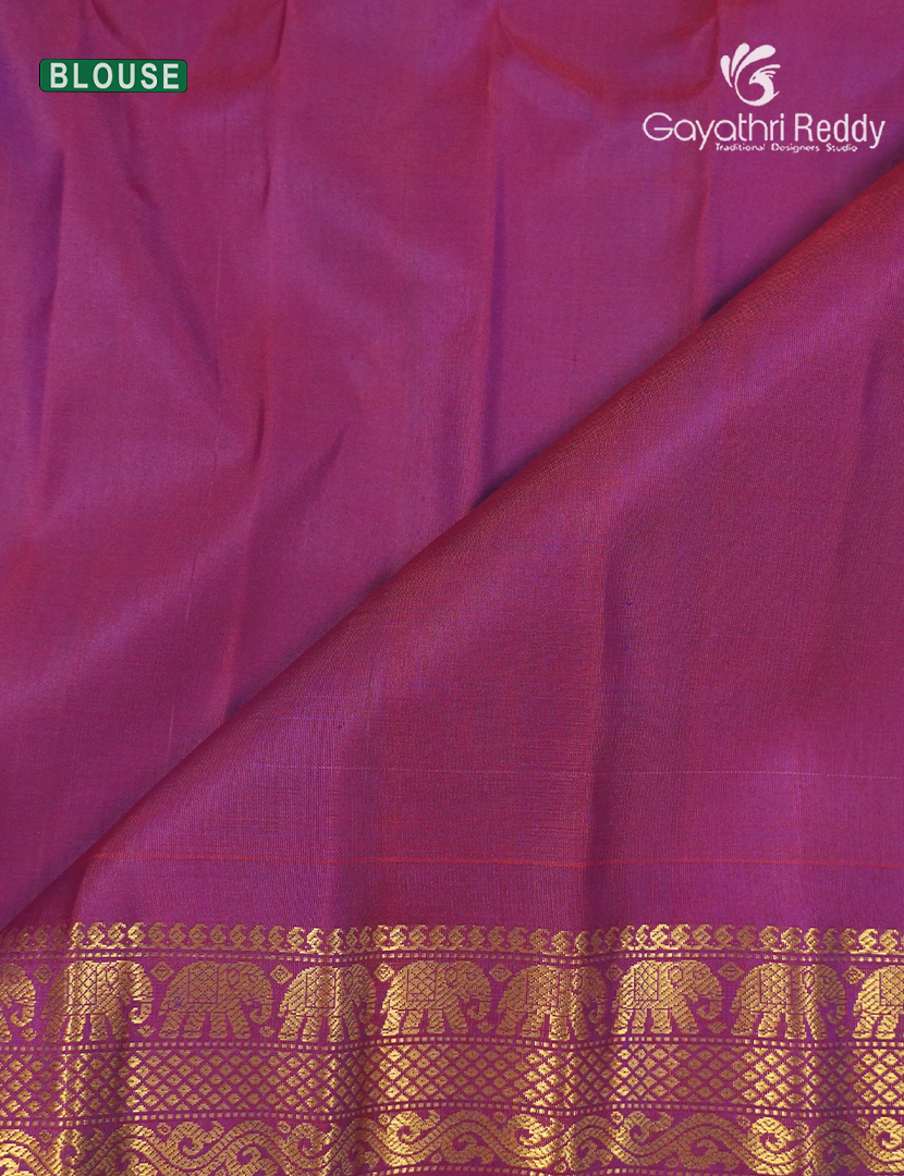 Pure Gadwal Silk Saree in Dual tone of Grey and Violet and Magenta