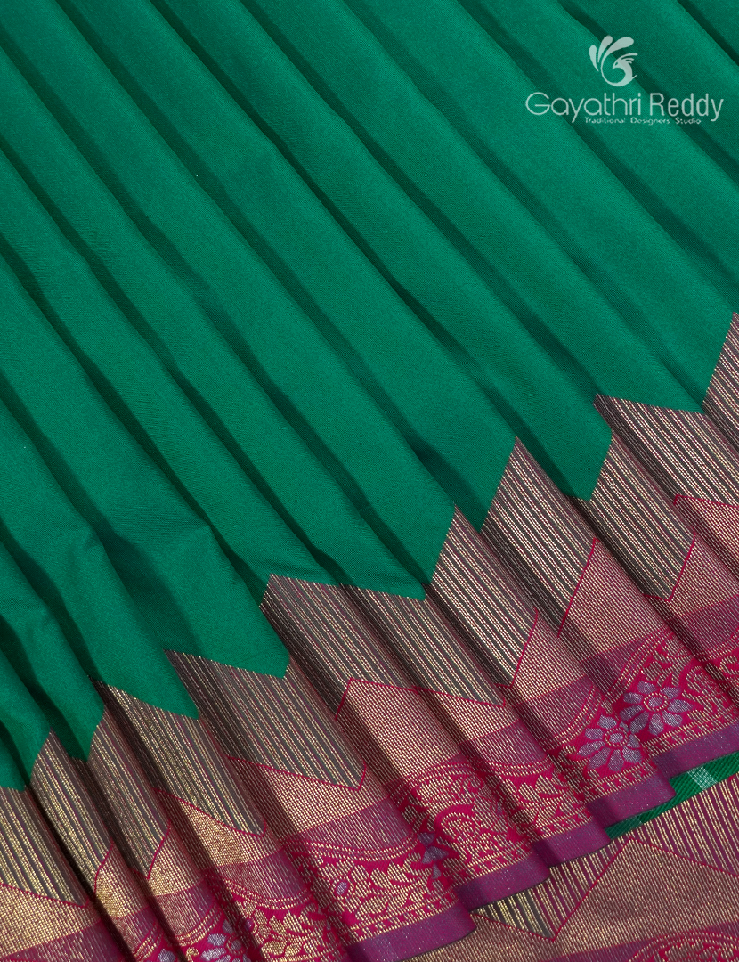 Semi Kanchipuram Art Silk Saree in Rama Green and Deep Pink