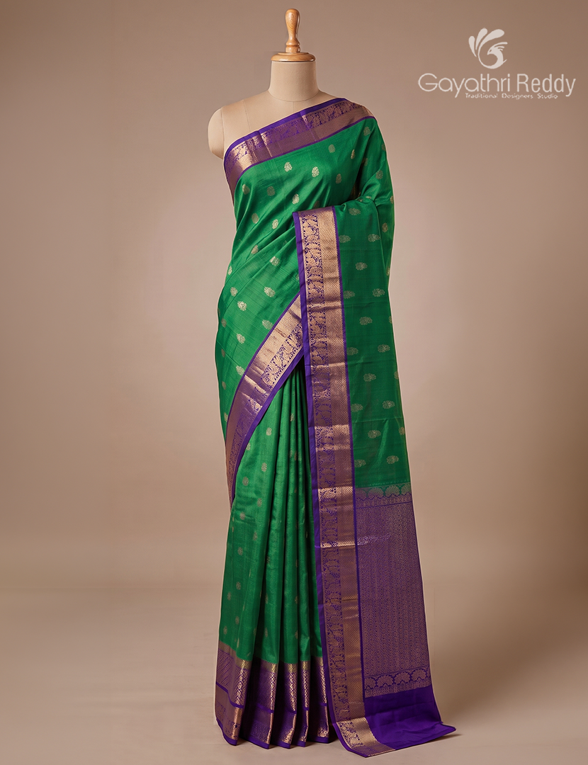 Pure Kanchipuram Silk Saree in Deep Leaf Green and Navy Blue