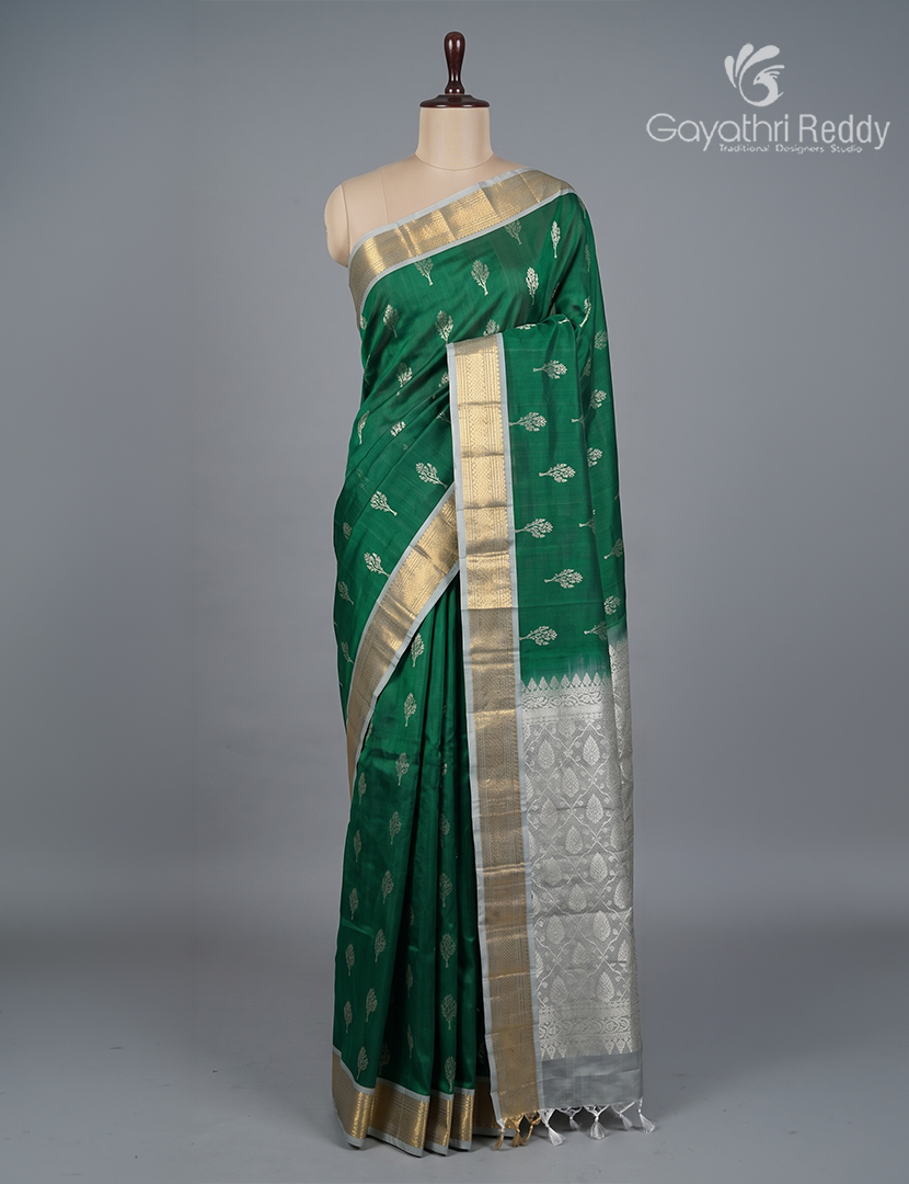 Light weight Kanchipuram Silk Saree in Bottle Green  and Pista Green