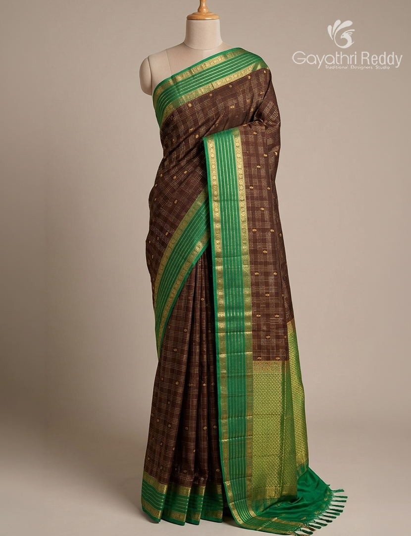 Pure Kanchipuram Vintage Silk Saree in Deep Choco Brown and Green