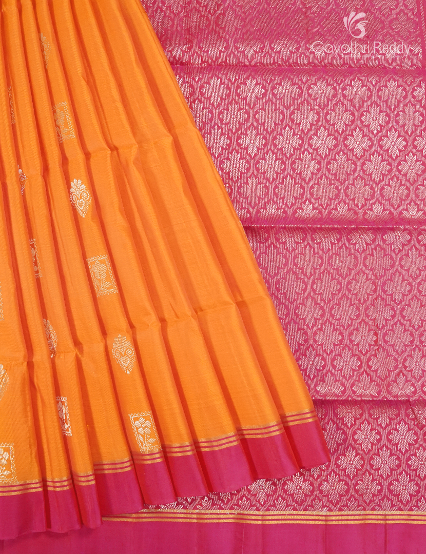 Light weight Kanchipuram Silk Saree in Orange and Deep Pink