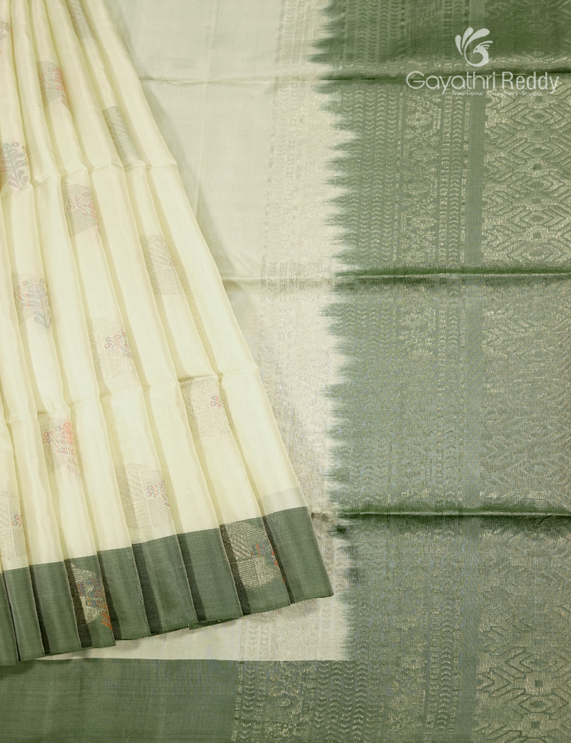 Pure Kanchipuram Soft Silk Saree in Cream and Pista Green