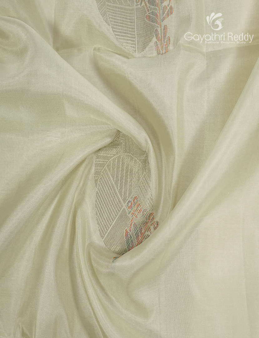 Pure Kanchipuram Soft Silk Saree in Cream and Pista Green
