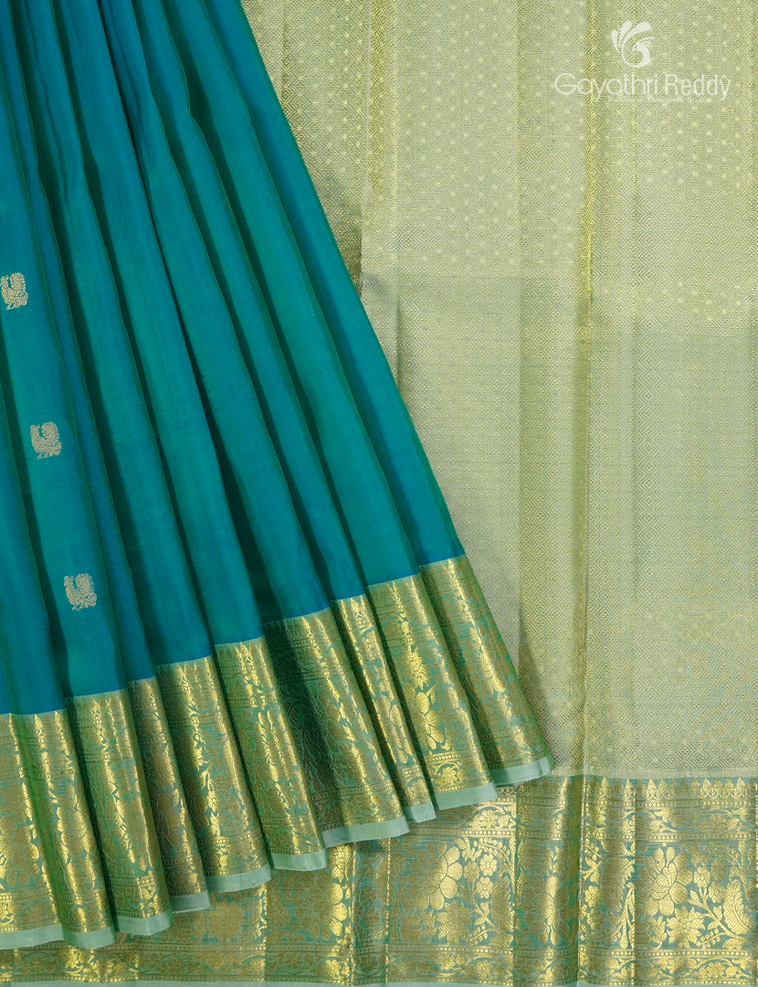 Pure Kanchipuram Vintage Saree ( Medium Border ) Deep Peacock Green and Parrot Green