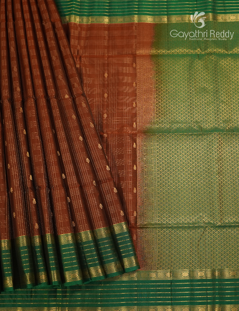 Pure Kanchipuram Vintage Silk Saree in Rust Brown and Green