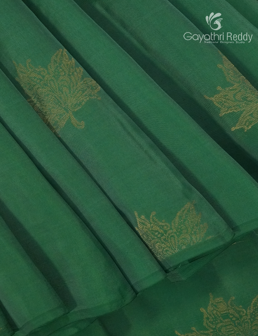 Pure Kanchipuram Silk  Saree in Sea Green ( Butta Style )