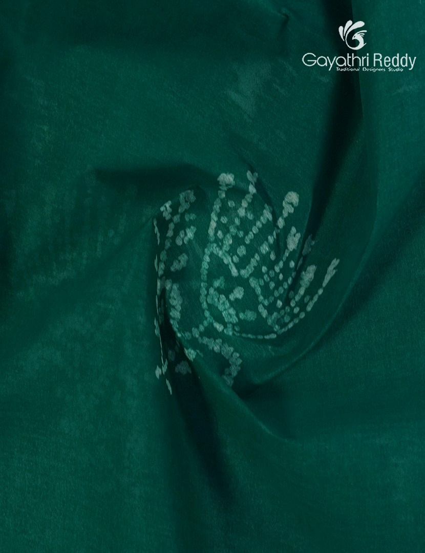Cotton Batik Print Saree in Deep Rama Green