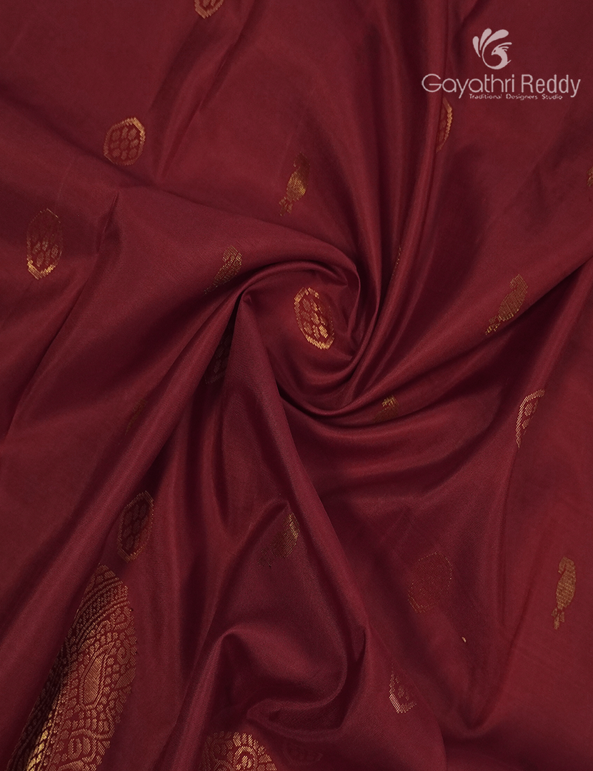 Pure Kanchipuram Silk Saree in Maroon Red and Leaf Green