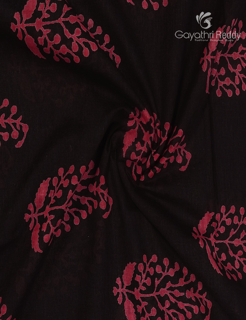 Vidharbha Cotton Saree in Black and Red