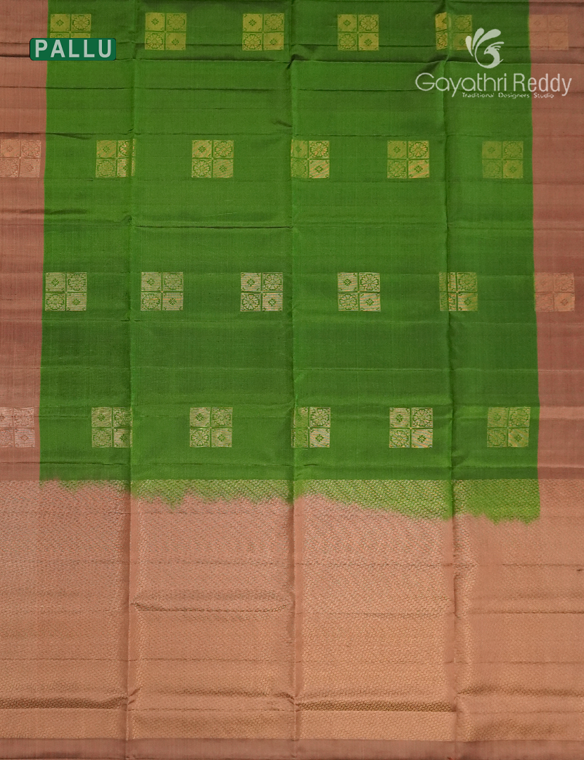 Pure Kanchipuram Soft Silk Saree in Green and Chikoo