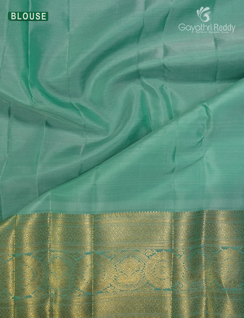 Pure Kanchipuram Vintage Saree ( Medium Border ) Parrot Green and Mint Green