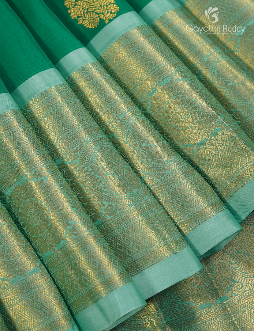 Pure Kanchipuram Vintage Saree ( Medium Border ) Parrot Green and Mint Green