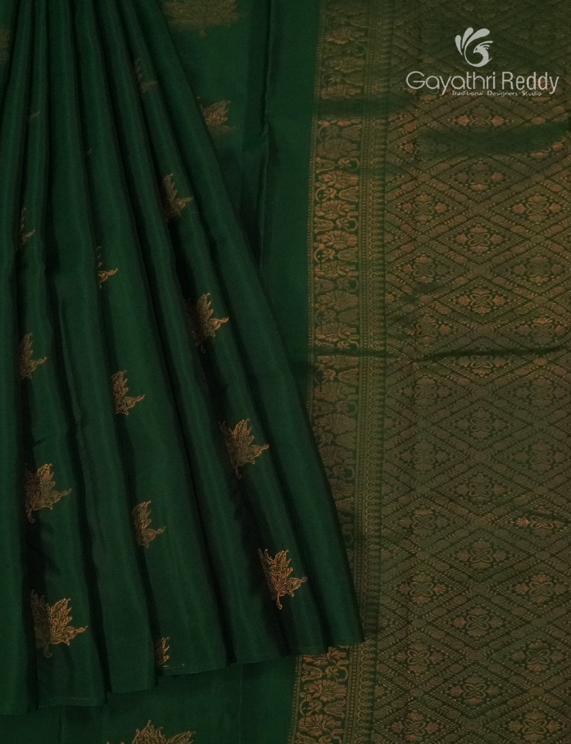 Pure Kanchipuram Silk  Saree in Bottle Green ( Butta Style )