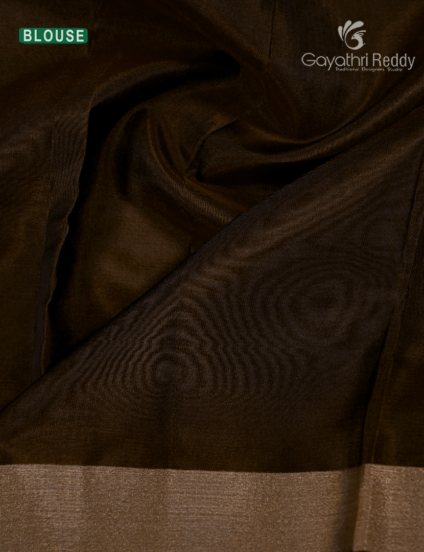 Pure Kanchipuram Silk Saree in Bottle Green ( Small Borders )