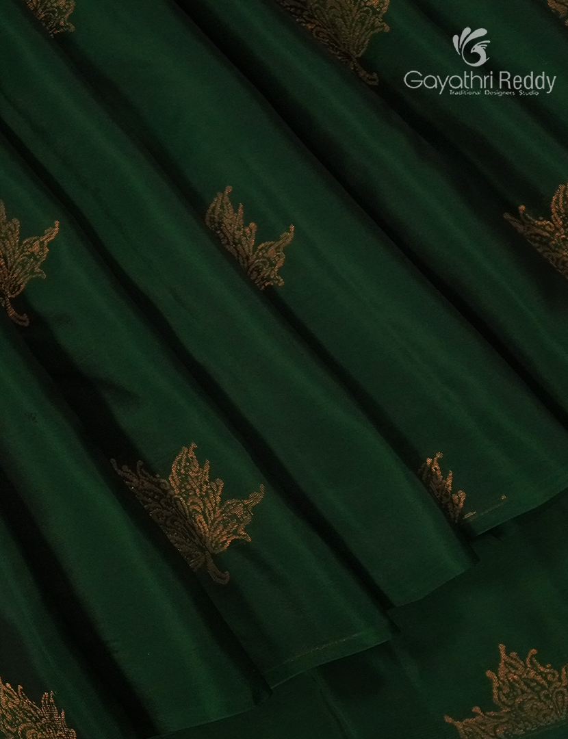 Pure Kanchipuram Silk  Saree in Bottle Green ( Butta Style )