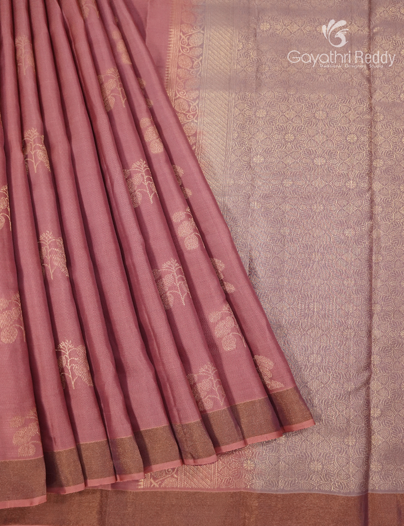 Pure Kanchipuram Silk Saree in Peach ( Small Borders )