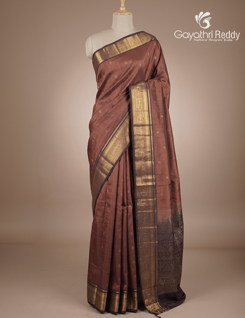 Pure Kanchipuram Soft Silk Saree in Chikoo and Brown