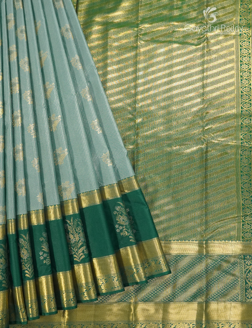 Semi Kanchipuram Silk Saree in Pista Green  and Bottle Green