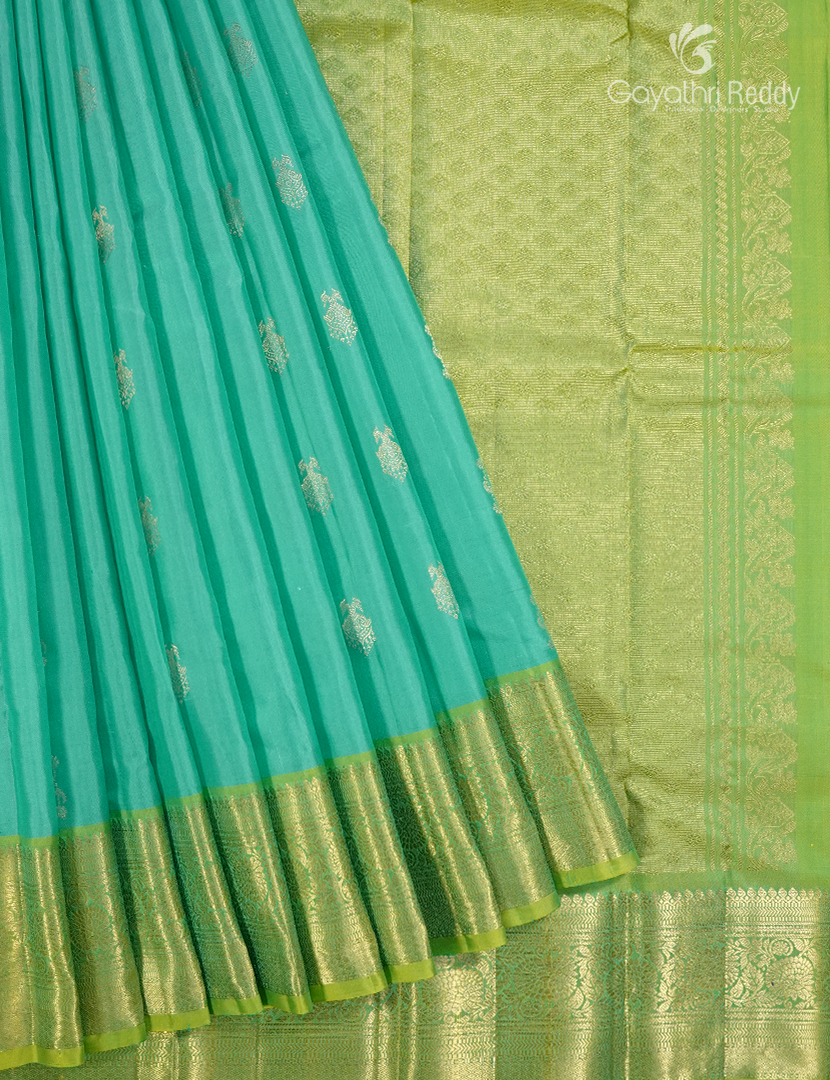 Pure Kanchipuram Vintage Saree ( Medium Border ) Sea Foam Green and Leaf Green