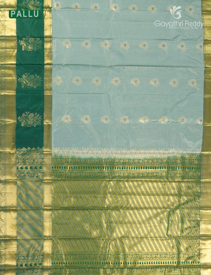 Semi Kanchipuram Silk Saree in Pista Green  and Bottle Green