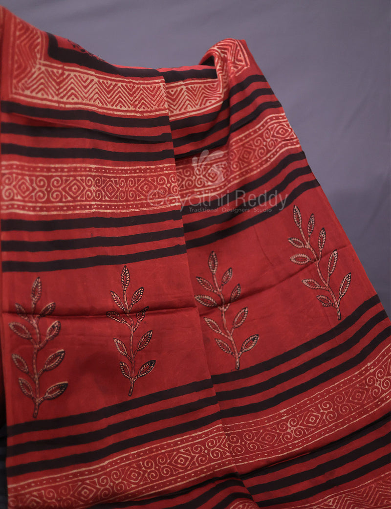 Buy Indigo Blue Sarees for Women by Indie Picks Online | Ajio.com