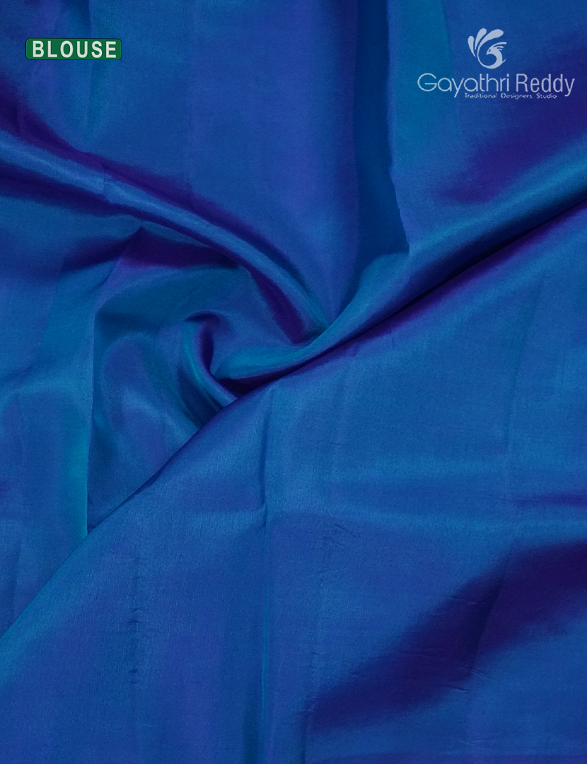 Pure Kanchipuram Silk  Saree in Sky Blue ( Butta Style )