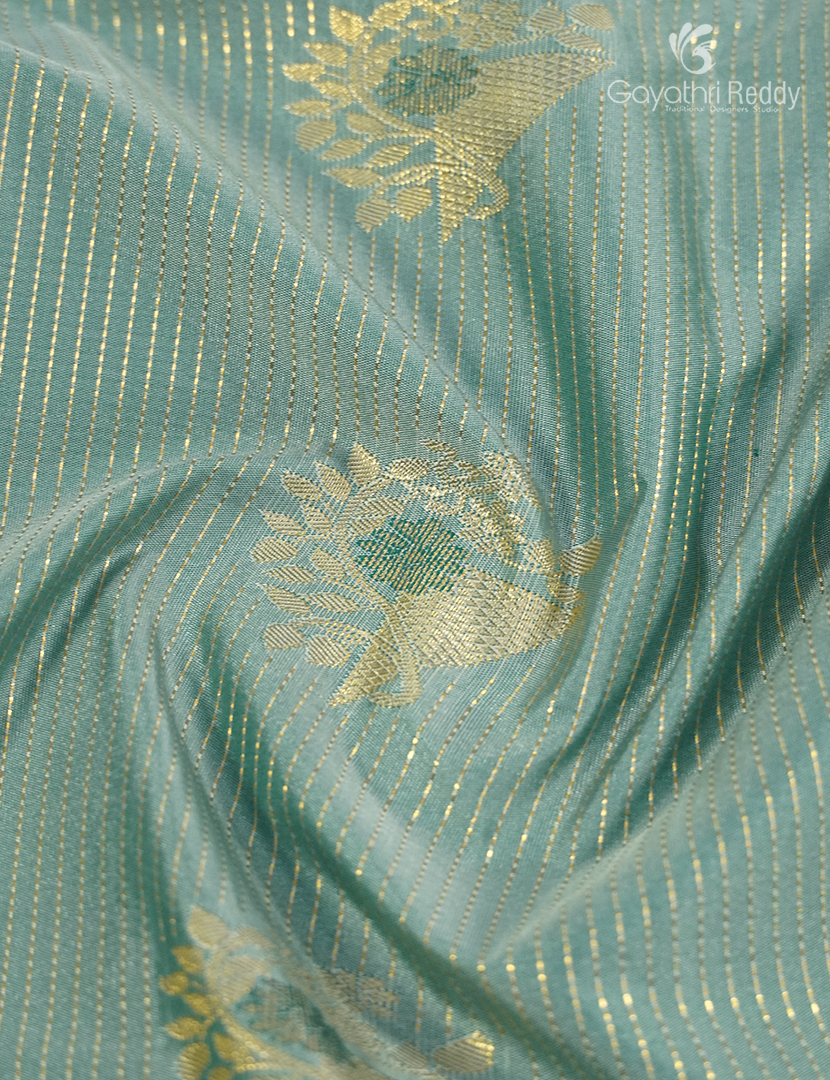 Semi Kanchipuram Silk Saree in Pista Green  and Bottle Green