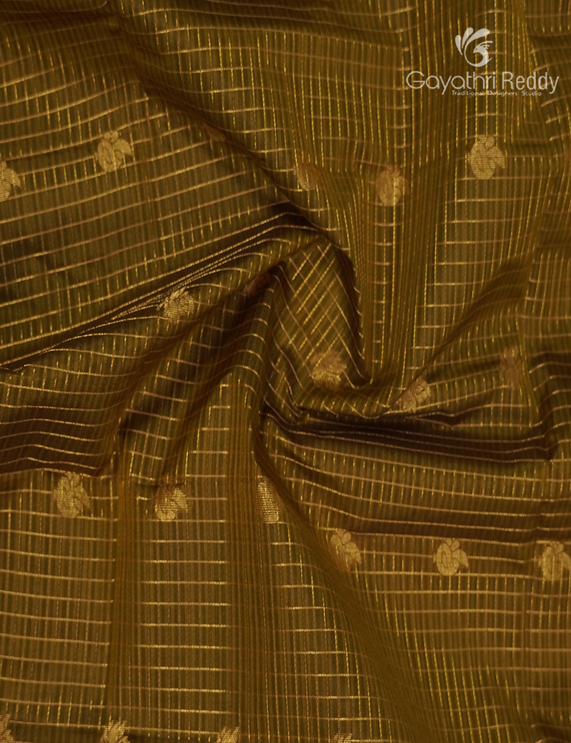 Pure Kanchipuram Vintage Silk Saree in Mehendi Green and Teal Green