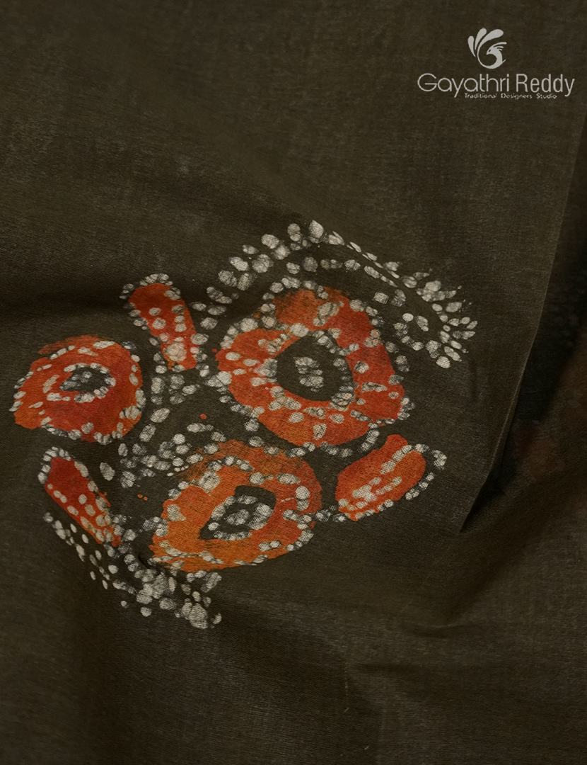 Cotton Batik Print Saree in Mehendi Green