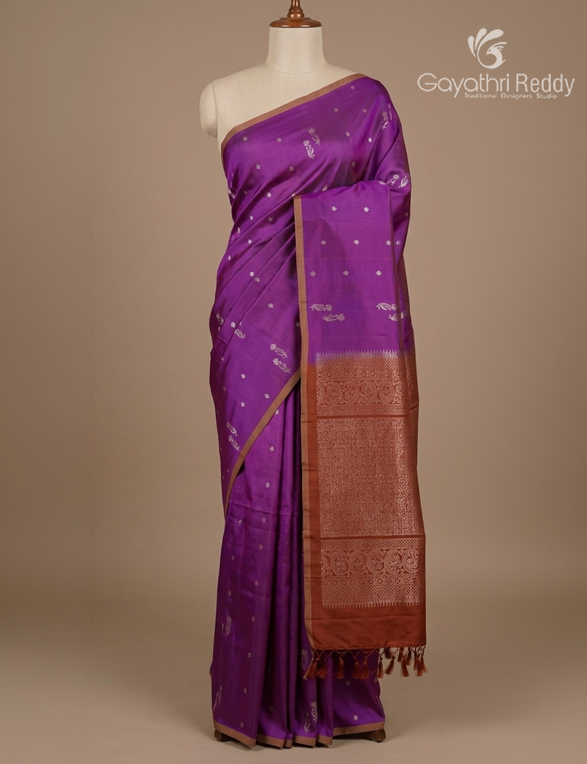 Pure  Kanchipuram Light Weight Silk Saree in Magenta and Maroon