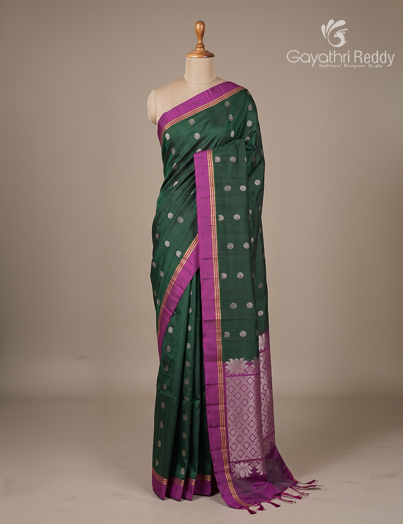 Light weight Kanchipuram Silk Saree in Bottle Green and Magenta